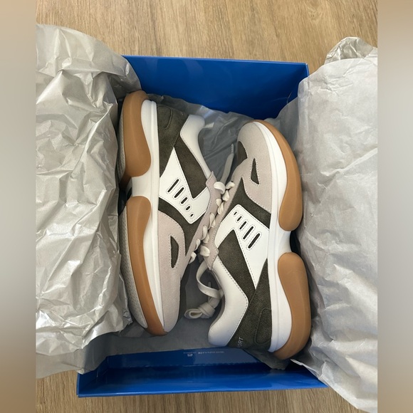 NIB Tory Burch Bubble Lace Up Sneakers - Picture 3 of 11